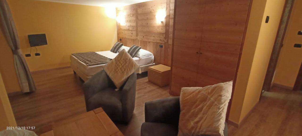 Chalet Alpina Hotel & Apartments Ла-Тюйль Экстерьер фото