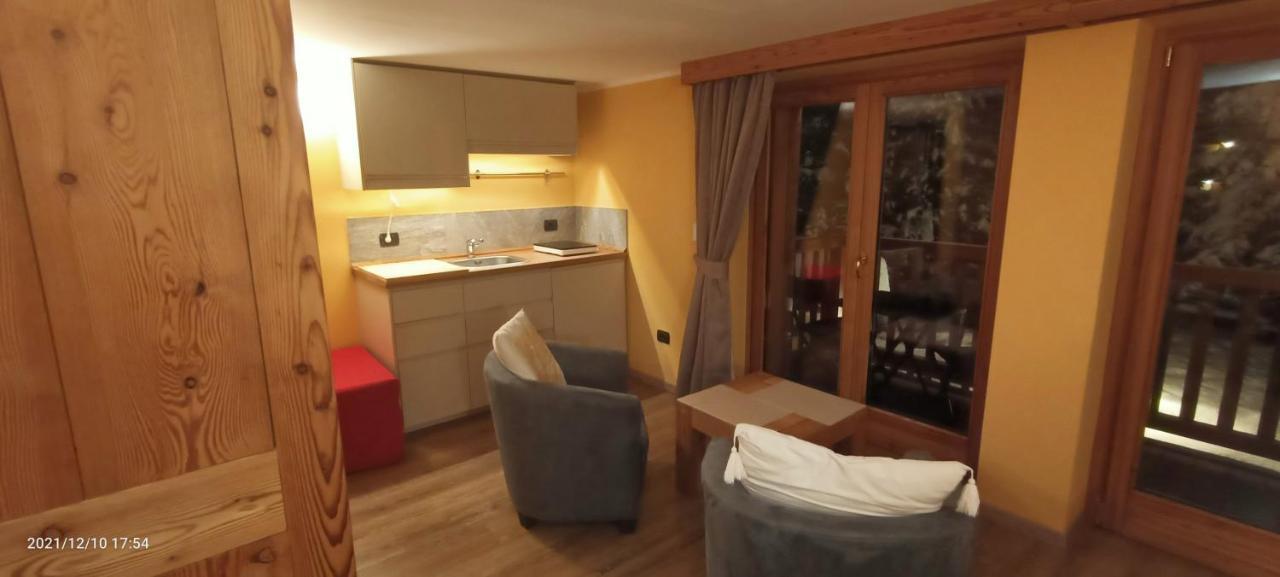 Chalet Alpina Hotel & Apartments Ла-Тюйль Экстерьер фото