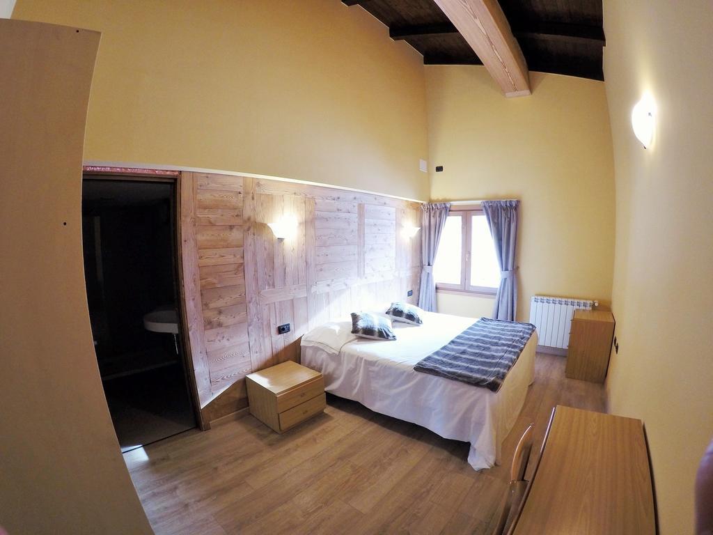 Chalet Alpina Hotel & Apartments Ла-Тюйль Экстерьер фото