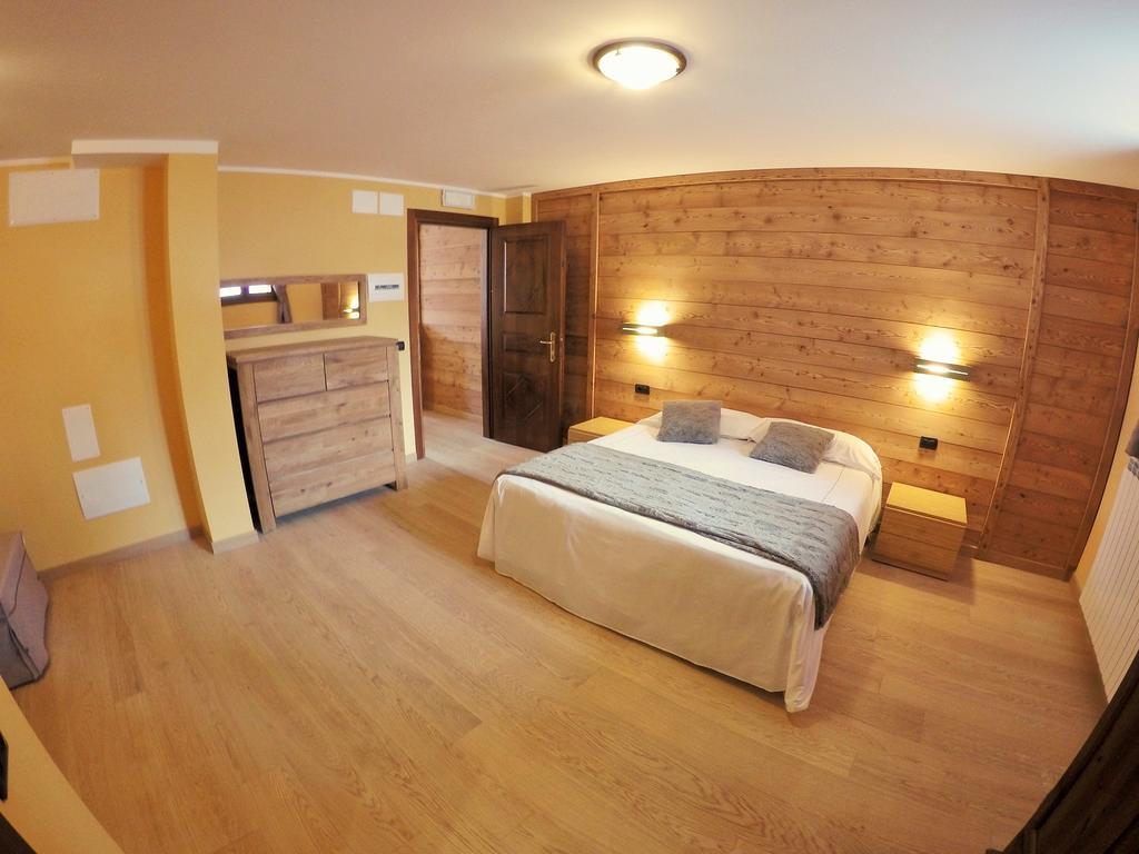 Chalet Alpina Hotel & Apartments Ла-Тюйль Экстерьер фото