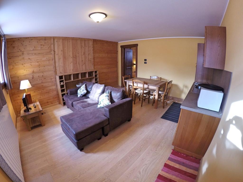 Chalet Alpina Hotel & Apartments Ла-Тюйль Экстерьер фото