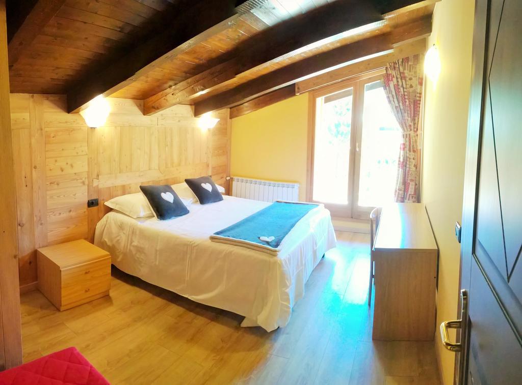Chalet Alpina Hotel & Apartments Ла-Тюйль Экстерьер фото