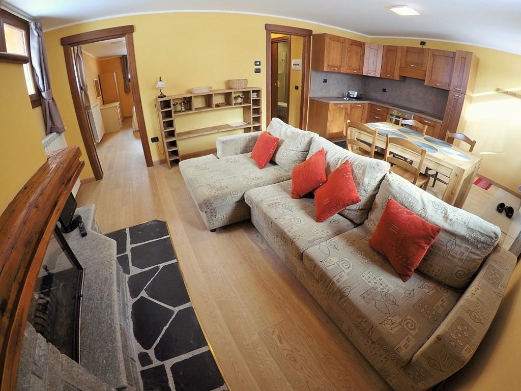 Chalet Alpina Hotel & Apartments Ла-Тюйль Экстерьер фото