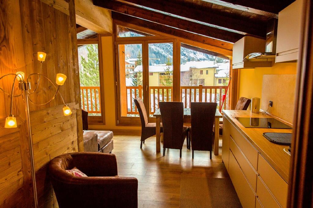 Chalet Alpina Hotel & Apartments Ла-Тюйль Экстерьер фото